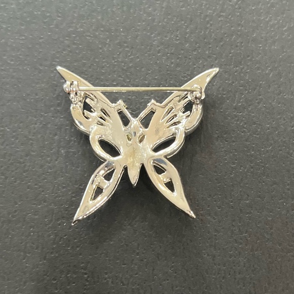 Butterfly Pin Brooch Silver-tone Rhinestone & Faux Pearl Butterfly - Picture 5 of 5
